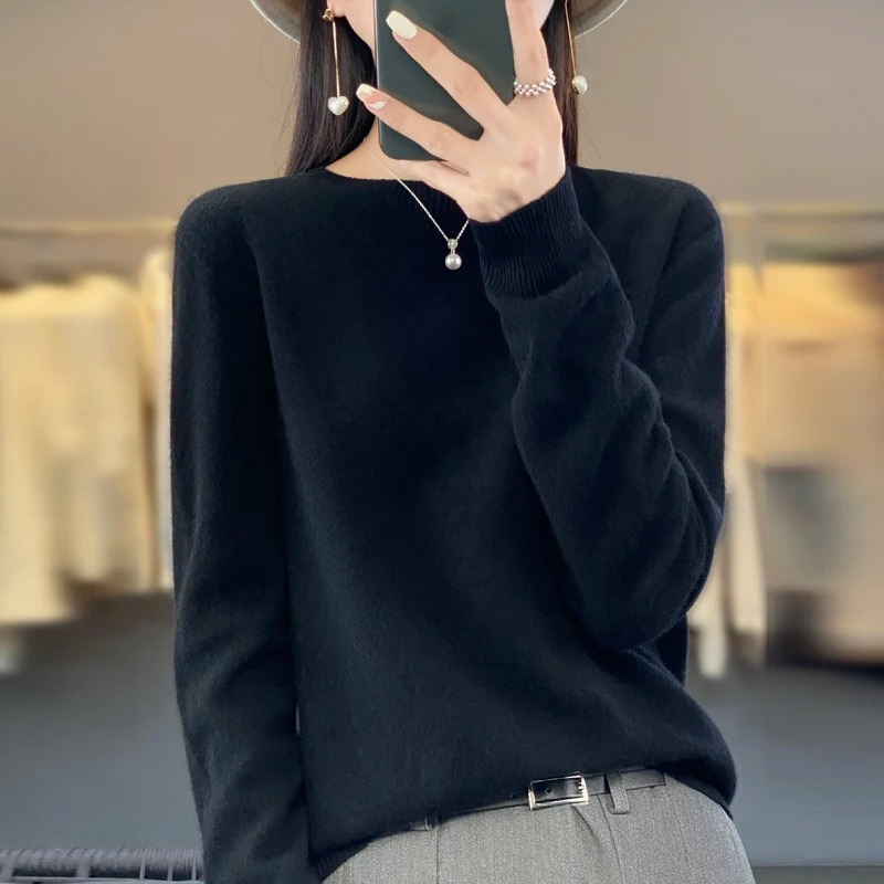 Women's Soft Lightweight Jumper with Timeless Design
