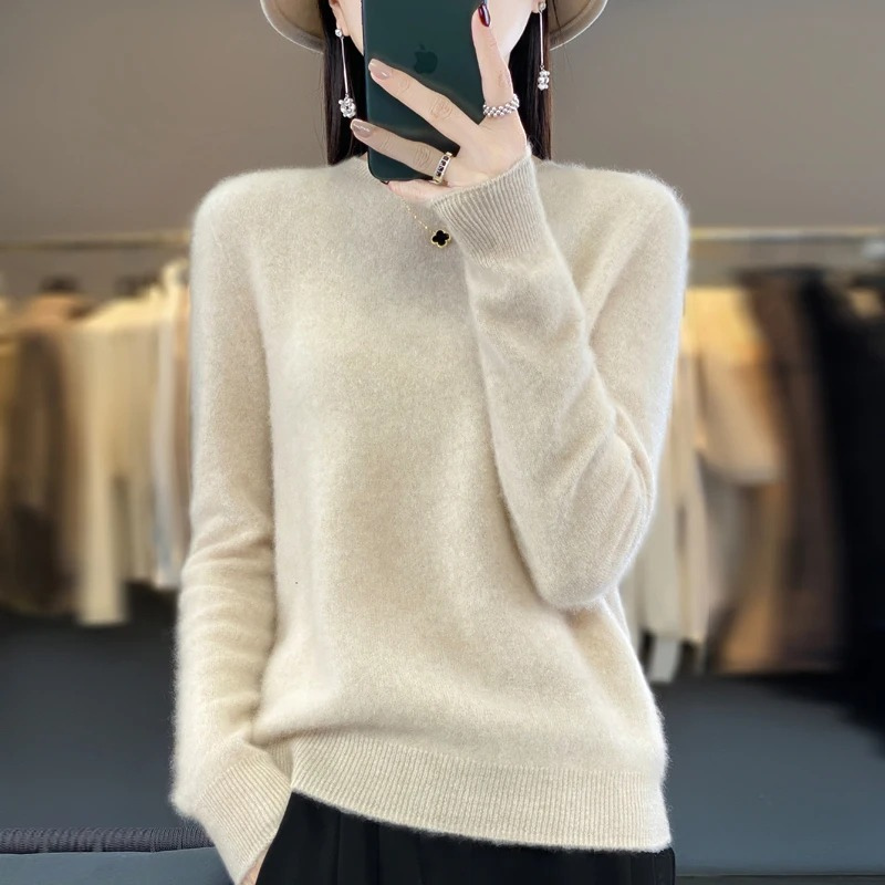 Women's Soft Lightweight Jumper with Timeless Design