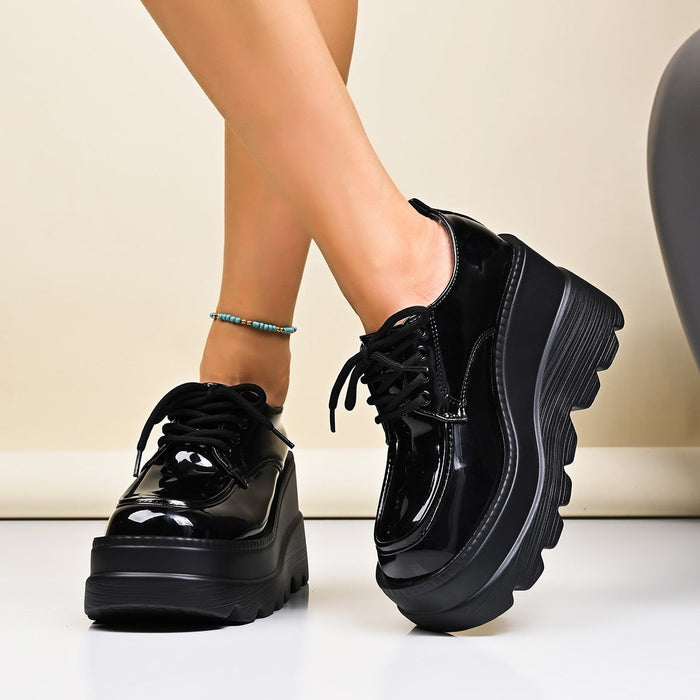 Chaussures à lacets vernies pour femme à semelle compensée et plateforme