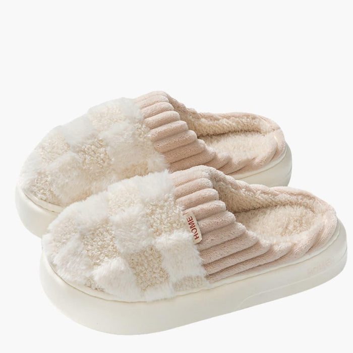 Kapcie unisex z kratkowaną powierzchnią