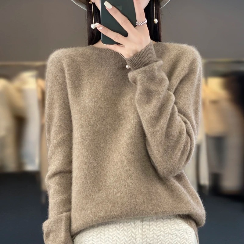 Women's Soft Lightweight Jumper with Timeless Design