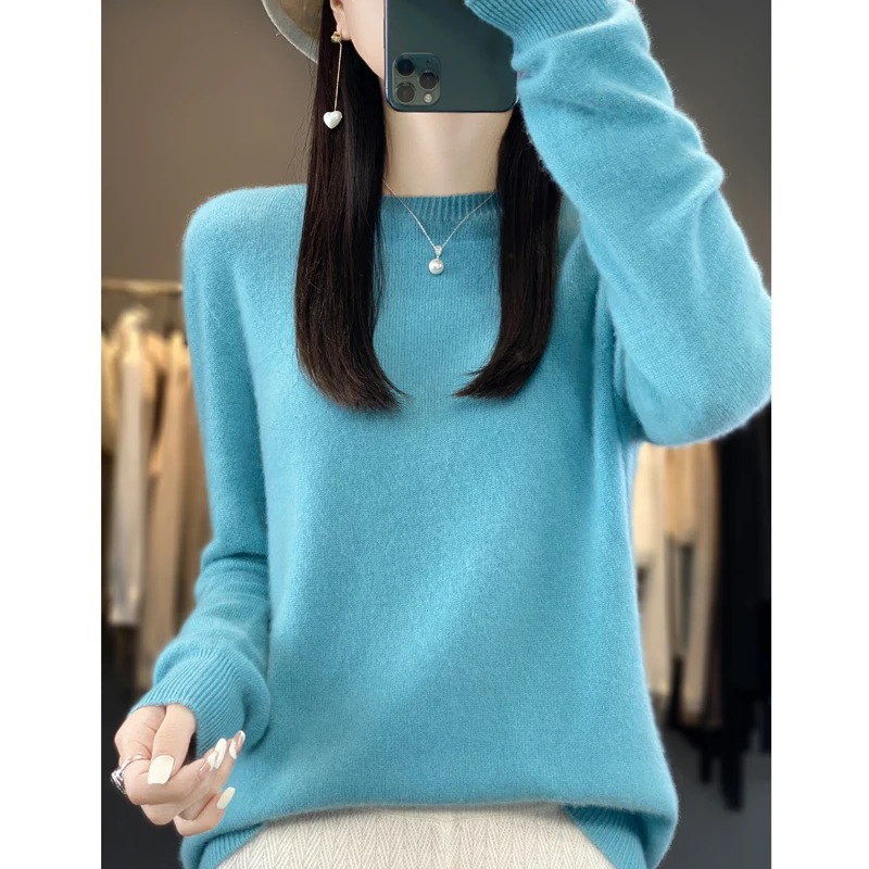 Women's Soft Lightweight Jumper with Timeless Design