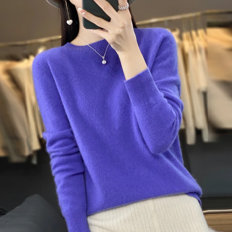 Women's Soft Lightweight Jumper with Timeless Design